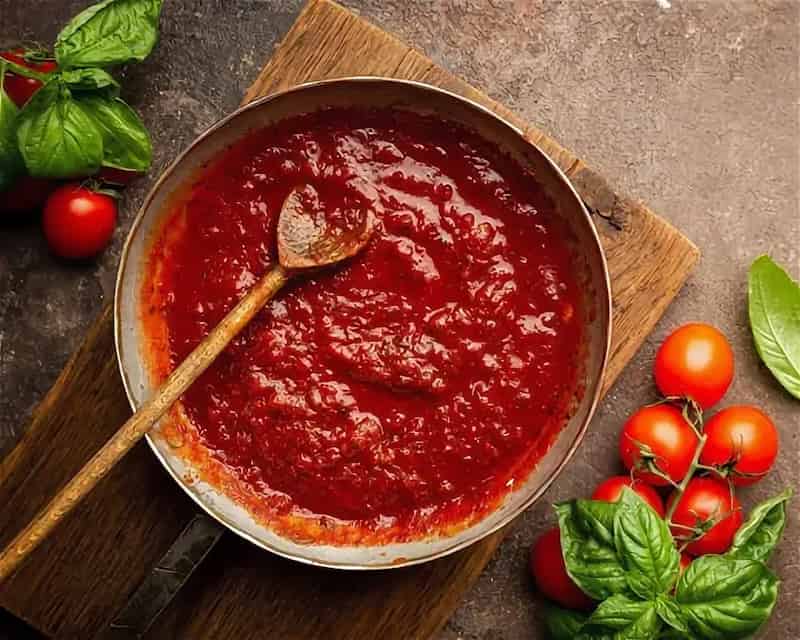 رب گوجه فرنگی طبیعی ارگانیک انتخابی ویژه برای آشپزی سالم با طعم خالص و بدون مواد نگهدارنده